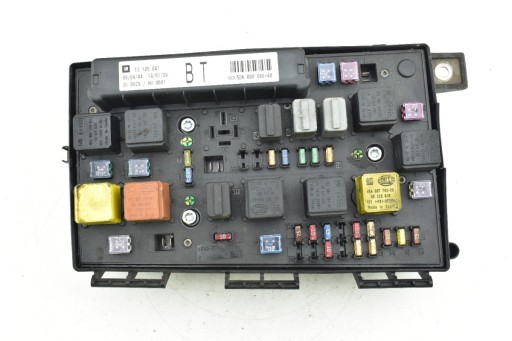 Module fusibles BSM OPEL ASTRA H 13145041