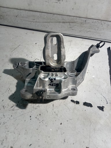 9824312980 - PEUGEOT 208 II ЛАПА ПОДУШКА КОРОБКИ 1.2 THP