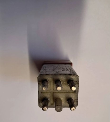 relay PRZEPIECIOWY MERCEDES W124 W201 W126 2015400845