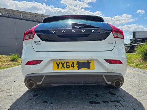 VOLVO V40 II Stoßstange heck hinten R-DESIGN Farbe 61400