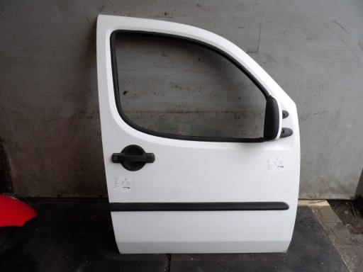 Fiat Doblo and door right front lak. 249