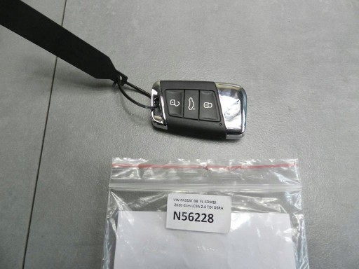 VW PASSAT B8 key PILOT 3G0800375DD