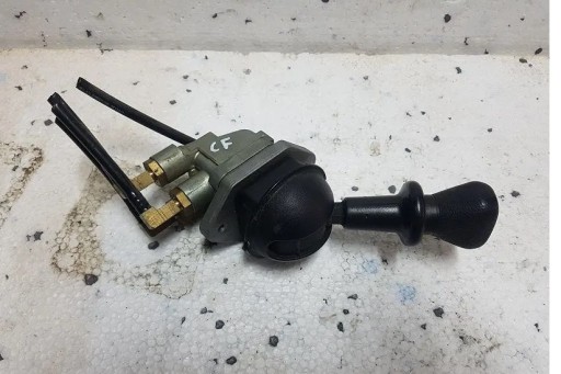 КЛАПАН ПЕРЕМИКАННЯ РУЧНОГО ГАЛЬМА DAF 85 CF EURO 5