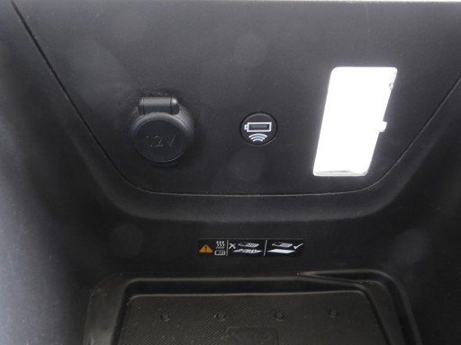 LADOWARKA INDUKCYJNA Handschuhfach OPEL CROSSLAND X
