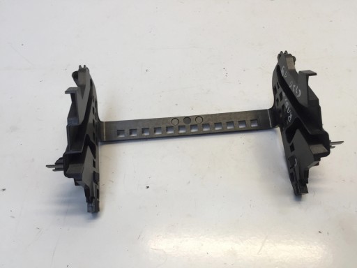 6811443 - BMW 3 G20 2020 кронштейн консолі кріплення радіо