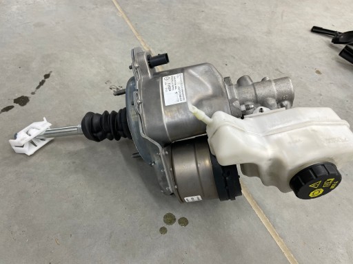 5WB614105 5WB614105AB - Сервопривід головний гальмівний циліндр A3 8Y GOLF VIII оригінал