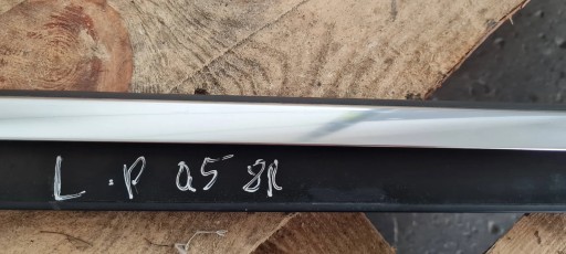 Q5 8R lišta dveře prachové levá levý předek CHROM 8R0853283F