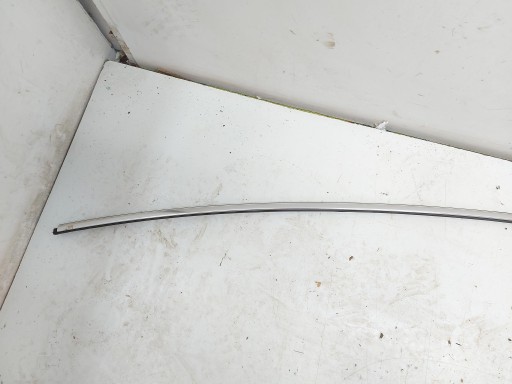 Porsche Taycan 4S 9J1 2021 lišta těsnění střešním 9J1806303X