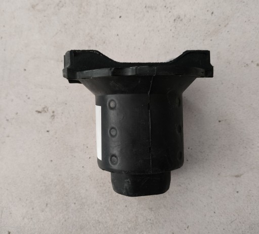 52124754AC - 2011 2023 DODGE DURANGO ВТУЛКА ДЛЯ САЛАЗОК ПЕРЕДНЯЯ ВЕРХНЯЯ