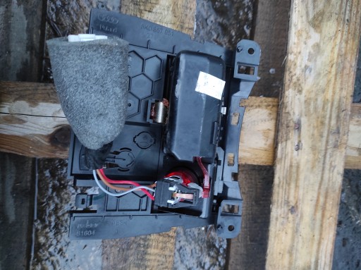 popelník předek AUDI A4 B8 A5 8T 8K0857951