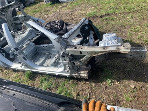 Чверть ПРАВА ПЕРЕДНЯ лонжерон MERCEDES E-Class W213 S213 Універсал