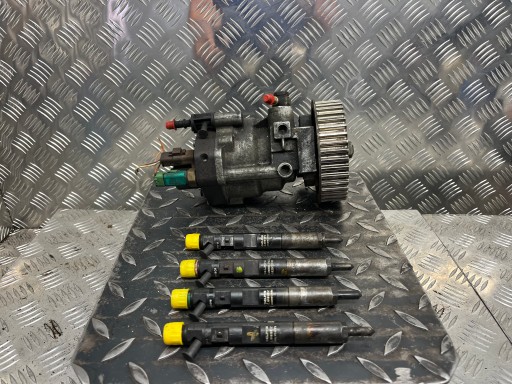 Pumpe Einspritzdüse UKLAD WTRYSKOWY KOMPLET RENAULT CLIO 3 1.5 DCI EJBR01801Z