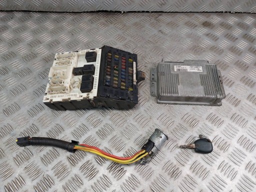 СТАРТОВИЙ КОМПЛЕКТ RENAULT SCENIC І 2.0 8V 7700868304