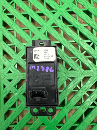 button electric brake BMW 5 G30 G31 G38 6842027