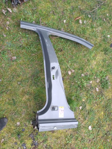 2018-2020 - AUDI A1 82A РАМА СТОЙКИ ПРАВАЯ LX7G