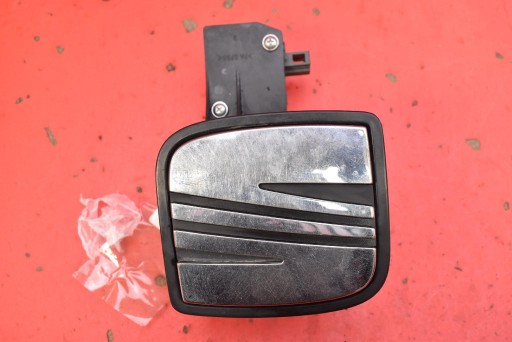 handle bonnet rear part boot EMBLEMAT 6L6827573B SEAT IBIZA 3 III 6L 3D 02-06