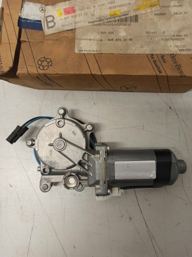Двигатель стеклоподъемника mercedes sprinter a0058202342
