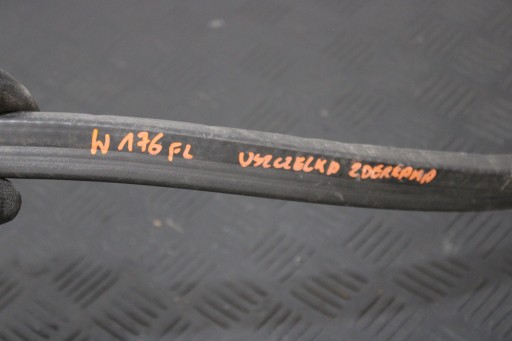 gasket under the window MERCEDES A-KLASA W176 LIFT