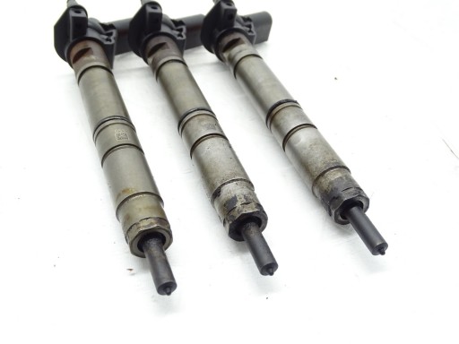 injector of the fuel AUDI A6 A7 Q5 Q7 3.0 TDI 059130277CK