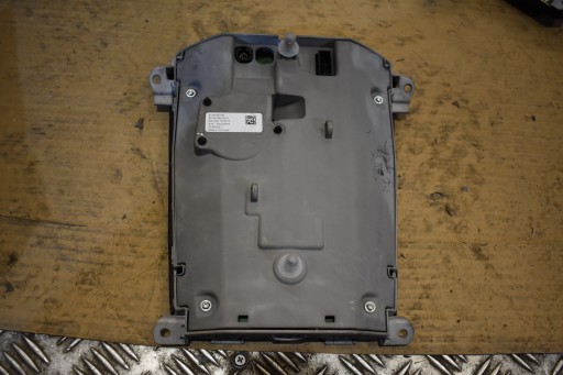 IDEALNY EKRAN display LCD PORSCHE TAYCAN 1