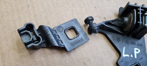 A4 B8 S4 LIFT bracket hook holder lights left front 1301330049 A5 8T S5