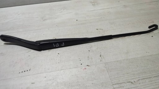 Dacia Duster and 16r 1.6b right side wiper arm