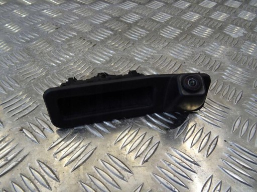 Bmw g30 g31 кнопка кришки задньої камери 7381868