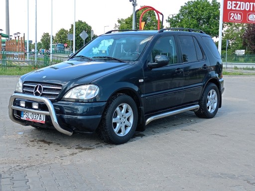 Mercedes Klasa M W163 Terenowy 4.3 V8 (430) 272KM 2000