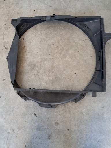 kryt chladiče MERCEDES W124 M103 1245000655