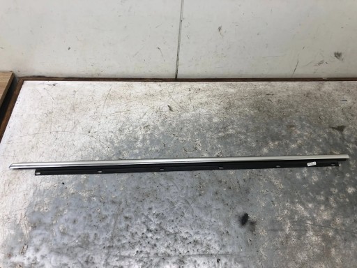 moulding dust door left front VW GOLF VI KOMBI 1K5837475D