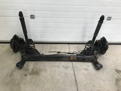 ZE10146556 - Nissan leaf ii 2 2021 2022 2023 підвіска променя задня частина