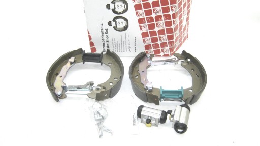 7701208358 - КОЛОДКИ ГАЛЬМІВНИХ ЦИЛІНДРІВ ЗАДНІ CLIO III MODUS