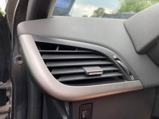 grid air conditioning devices air left driver´s Peugeot 207 SW 06-13