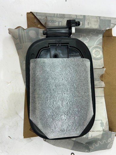 A1776302702 - MERCEDES A-CLASS W177 КЛЮЧОК ПАЛИВНОЇ ГАЛЕРІЇ НОВИЙ A1776308102