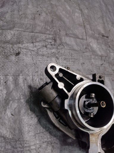pump vacum Ford Mondeo MK3 2,0 TDCI
