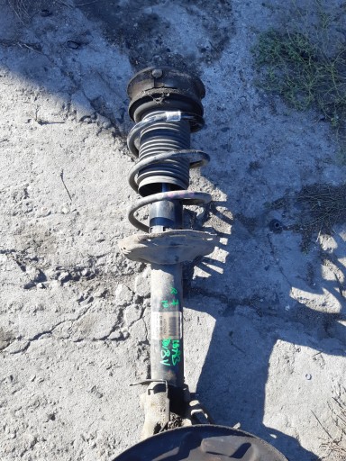 AUDI A3 8V 1.6 TDI shock absorber MCPERSON sususpension right front 5Q0413023DB
