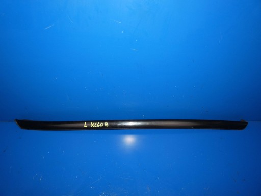 VOLVO XC60 and moulding windows CZOLOWEJ left left front