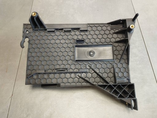 Mercedes B-KLASA W246 W242 držák akumulátoru A2465452540