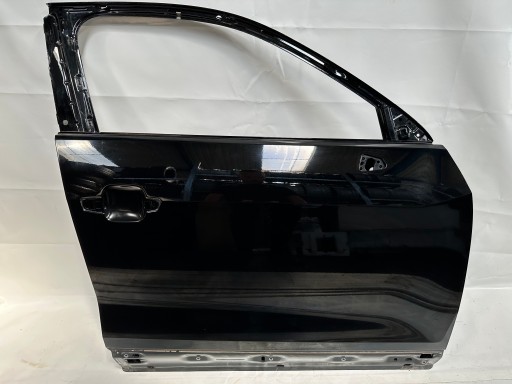 81A831052A - Праві двері audi q2