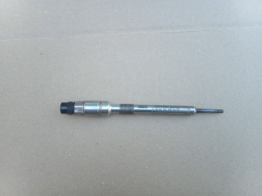 Vw audi skoda свічка розжарювання з датчиком 04l905061b 2.0tdi