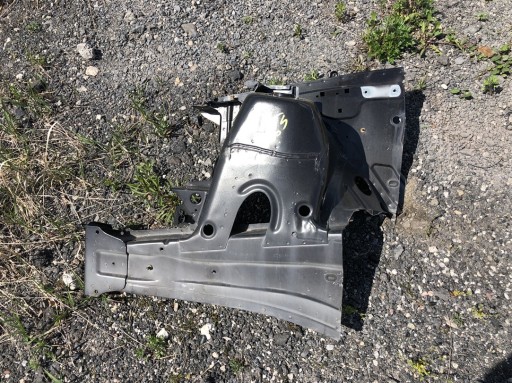 Правая передняя четверть MERCEDES ML W164