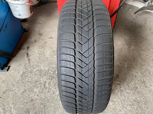 gomma zimowa 225/55R17 97H Pirelli Winter Sottozero 3 6,5mm 2022r