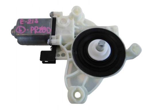 A0009065806 - Mercedes c w205 205 мотор переднего левого стекла