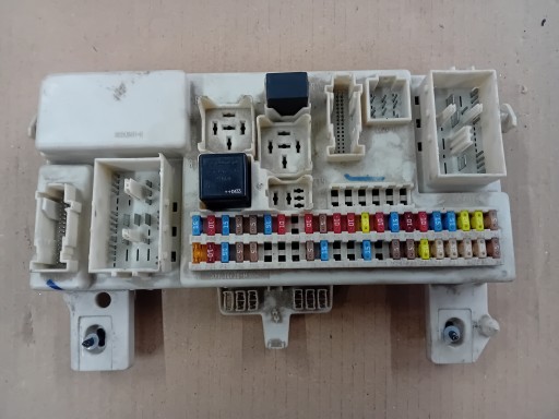 050704 - Volvo v50 s40 коробка модуль cem bsi 8690719