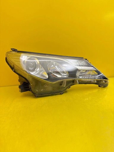 far desna Toyota RAV4 IV 2013-2015 obična
