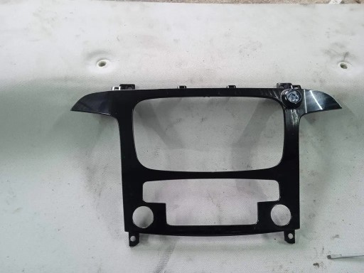 8M2118522CC37AE - рамка Радіо Ford S-MAX 2011