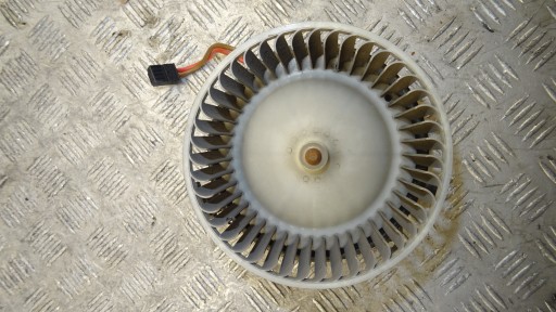 MERCEDES W204 W212 ventilátor topení V7771001