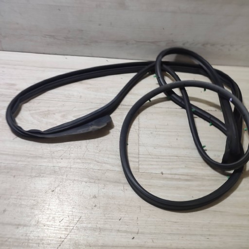 gasket door przednich front right Suzuki Vitara (LY)