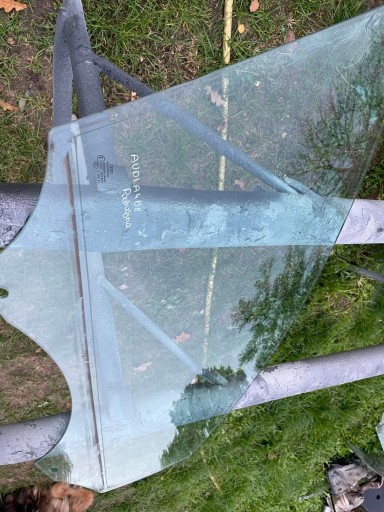 AUDI A4 B8 Вітрове скло праве 43R-001605