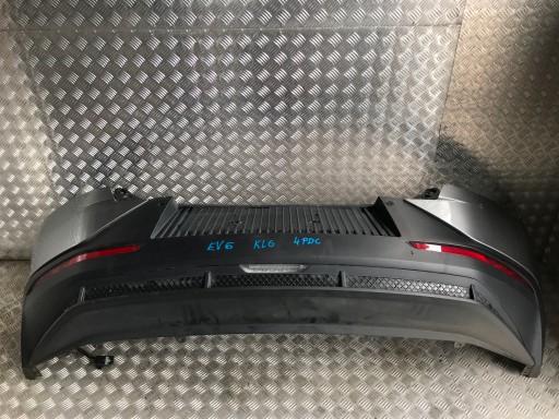 2023r - Kia ev6 2023 задній бампер в комплекті 4-pdc кольоровий klg